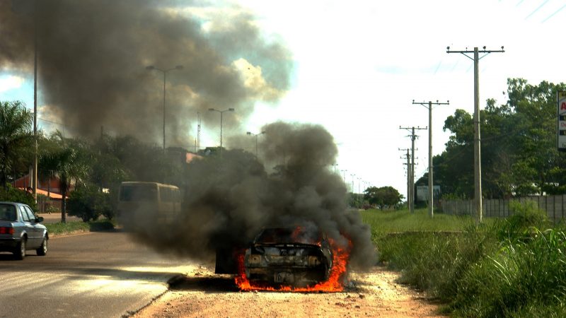 Autos: Daños a otros coches por incendio en garaje